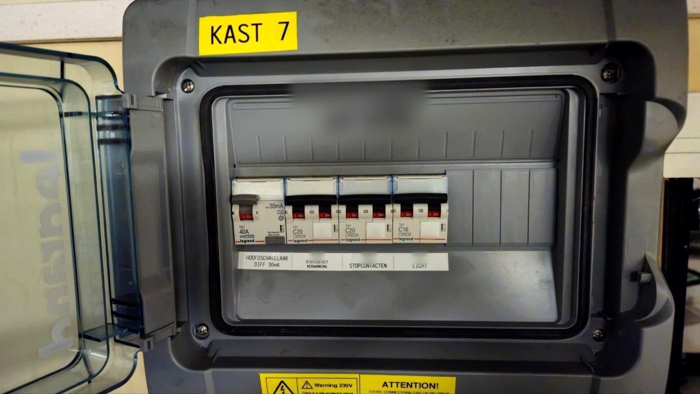Waterdichte verdeelkast 7 met differentieelschakelaar en automaten bij Fit & Fun
